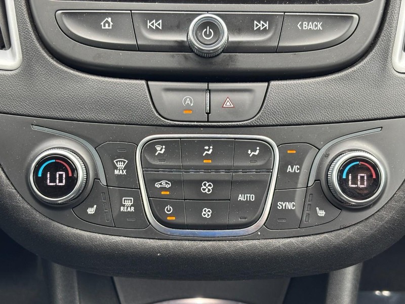 Chevrolet Malibu Vehicle Image 14