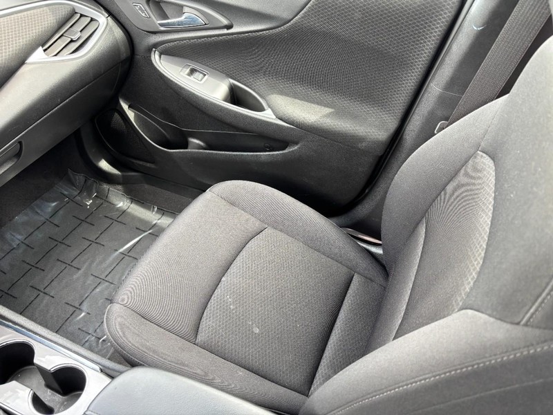Chevrolet Malibu Vehicle Image 15