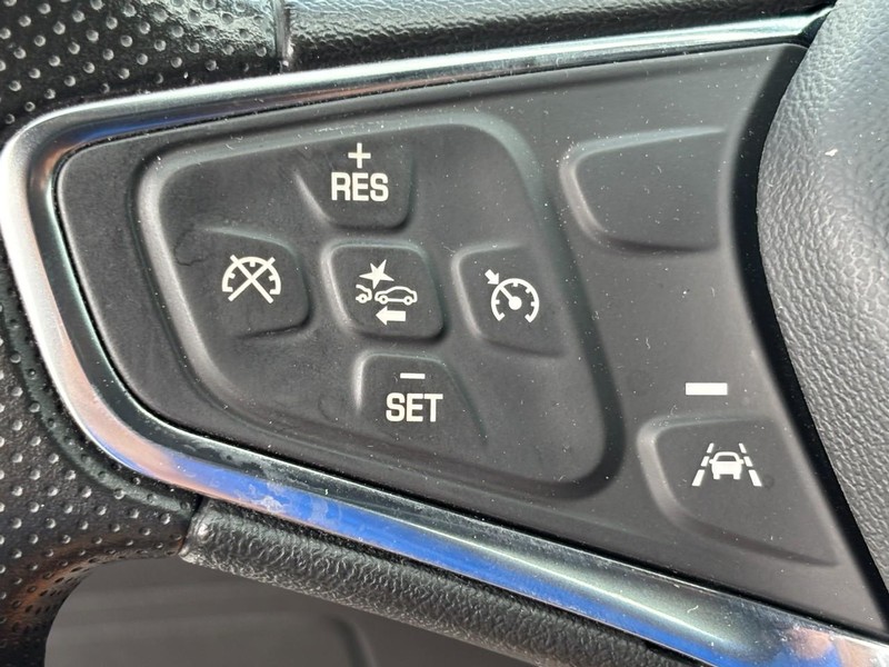 Chevrolet Malibu Vehicle Image 17