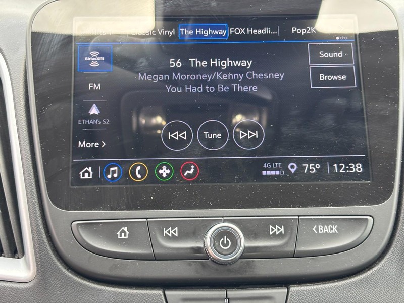 Chevrolet Malibu Vehicle Image 20