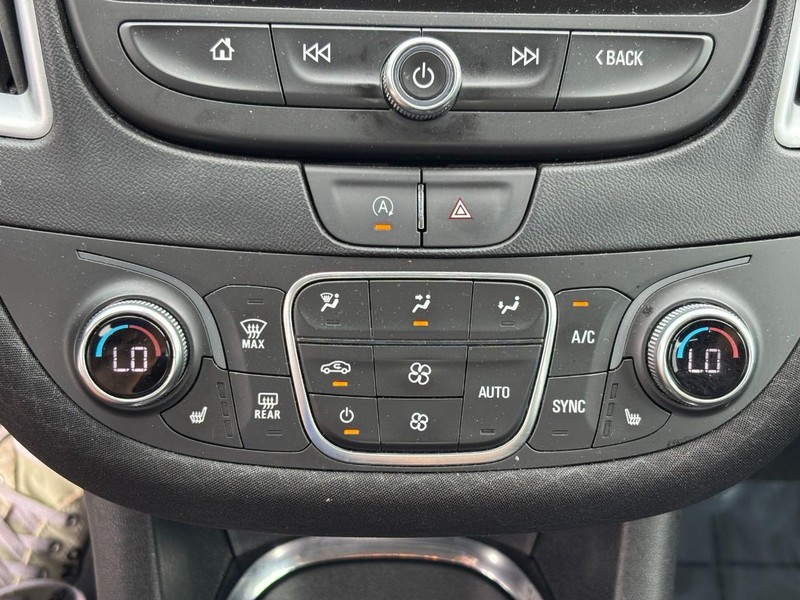 Chevrolet Malibu Vehicle Image 22