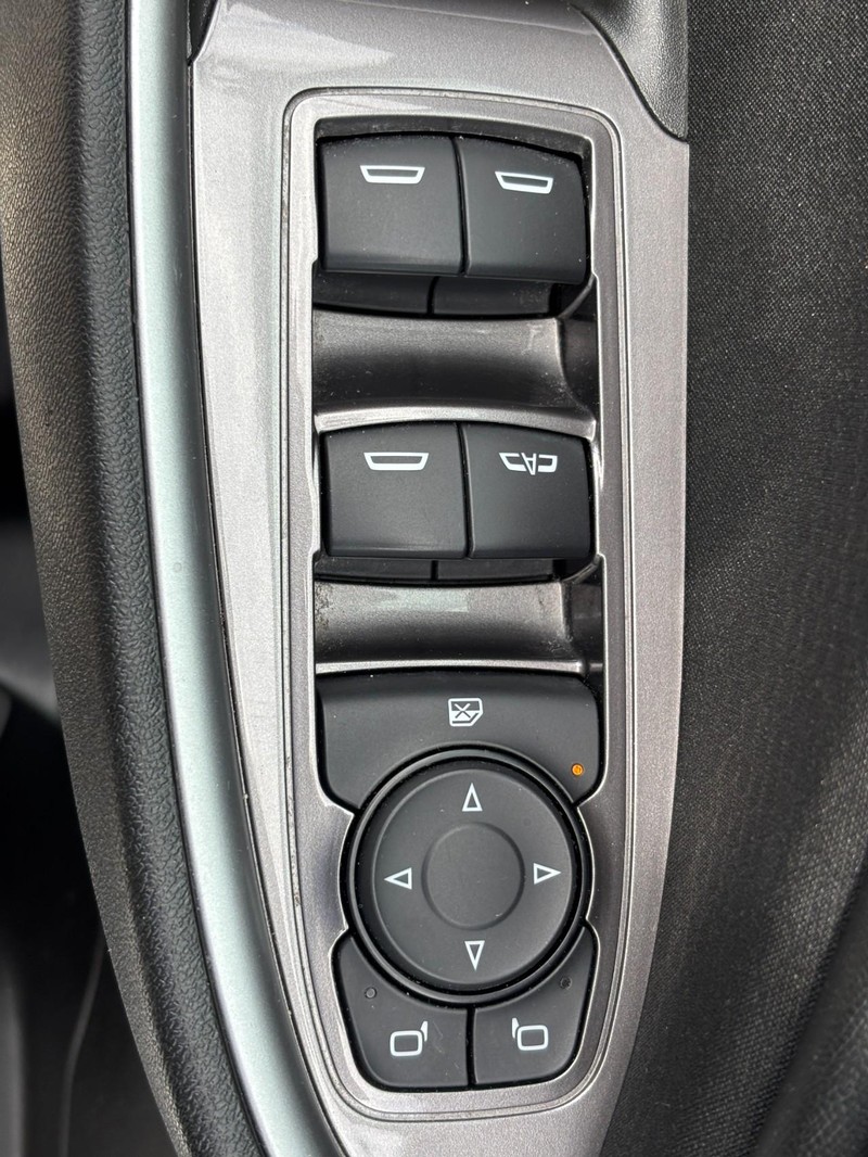 Chevrolet Malibu Vehicle Image 23