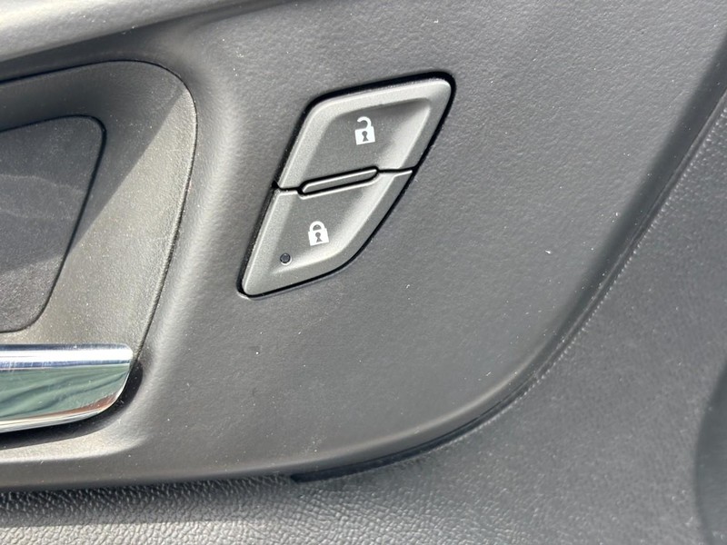 Chevrolet Malibu Vehicle Image 24