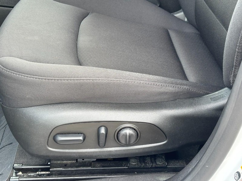 Chevrolet Malibu Vehicle Image 25