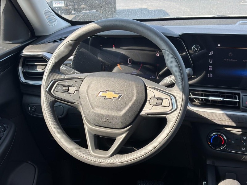 Chevrolet TrailBlazer Vehicle Image 08