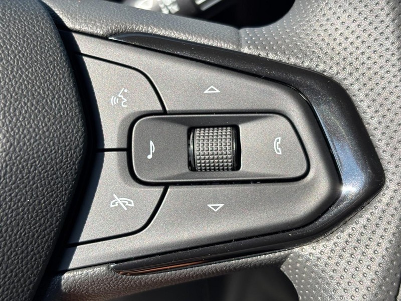 Chevrolet TrailBlazer Vehicle Image 15
