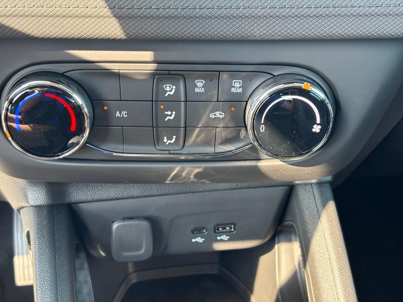 Chevrolet TrailBlazer Vehicle Image 19