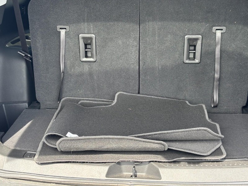 GMC Acadia Vehicle Image 04