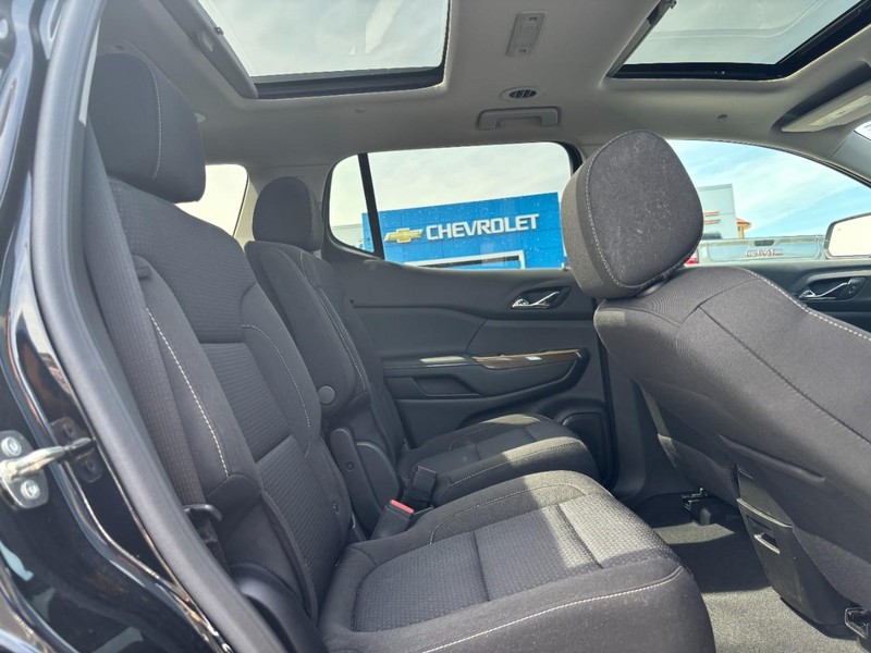 GMC Acadia Vehicle Image 10