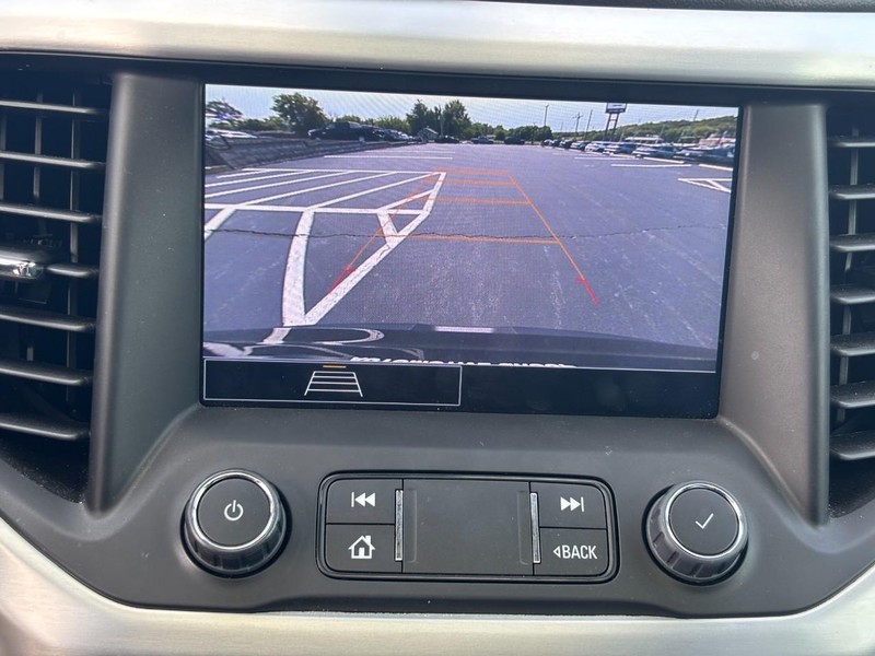 GMC Acadia Vehicle Image 22