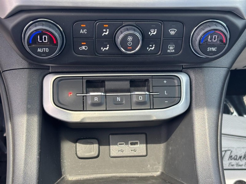 GMC Acadia Vehicle Image 24