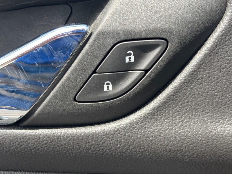 GMC Acadia Vehicle Image 26