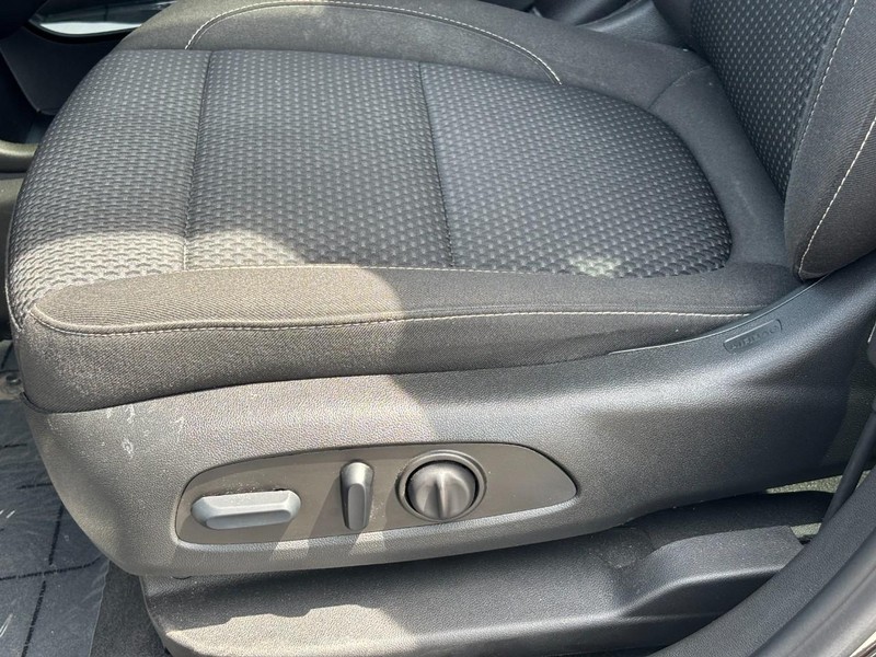 GMC Acadia Vehicle Image 27