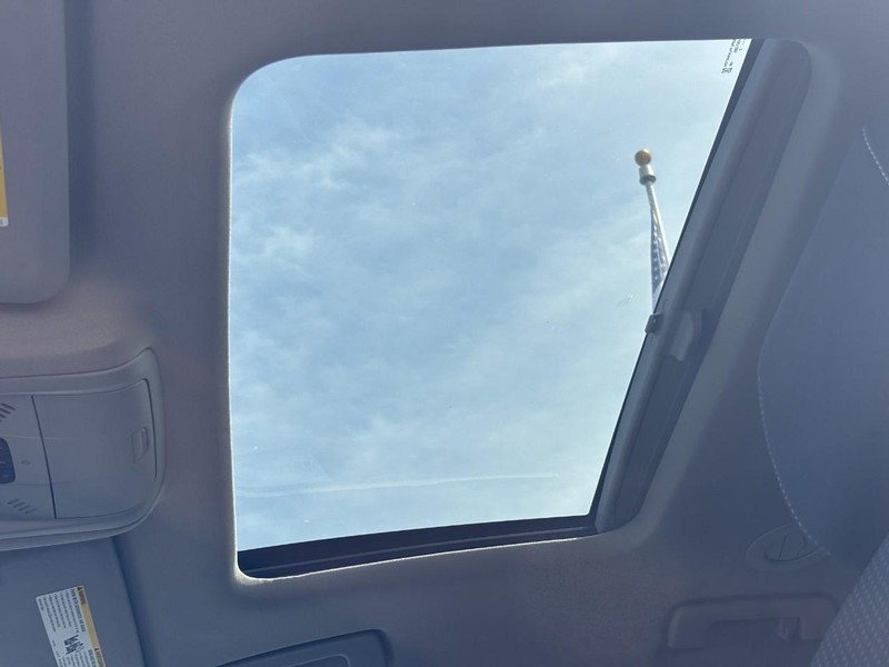 GMC Acadia Vehicle Image 28