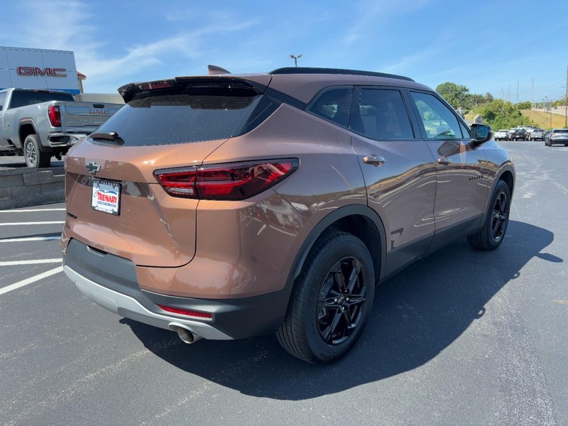 Chevrolet Blazer Vehicle Image 03
