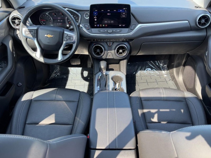 Chevrolet Blazer Vehicle Image 11