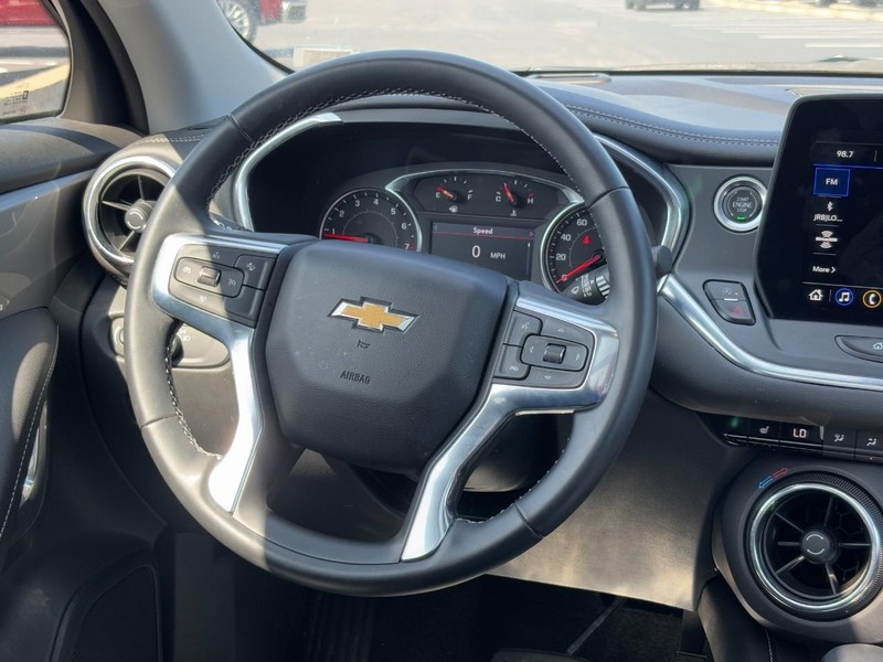 Chevrolet Blazer Vehicle Image 12