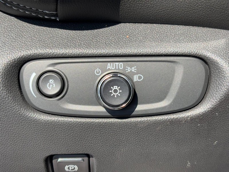 Chevrolet Blazer Vehicle Image 16
