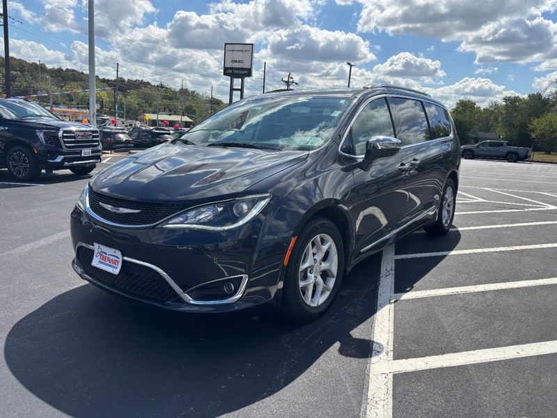 Chrysler Pacifica Vehicle Image 08