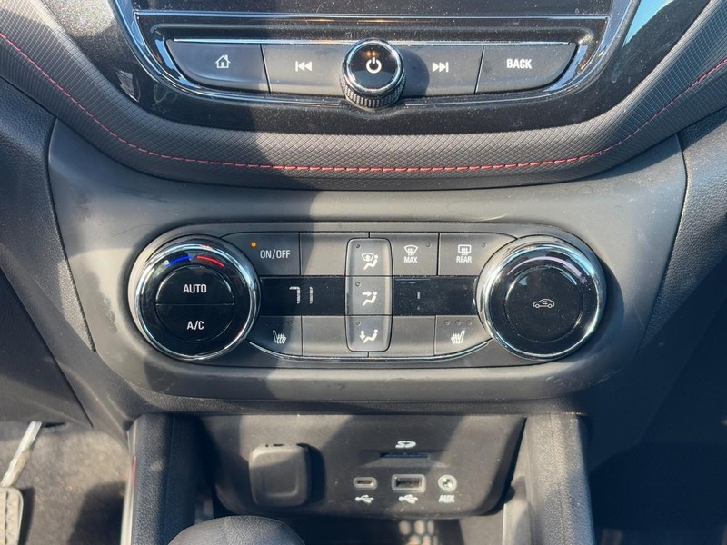 Chevrolet TrailBlazer Vehicle Image 22