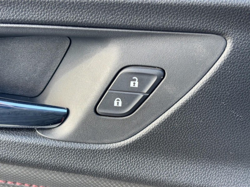 Chevrolet TrailBlazer Vehicle Image 24