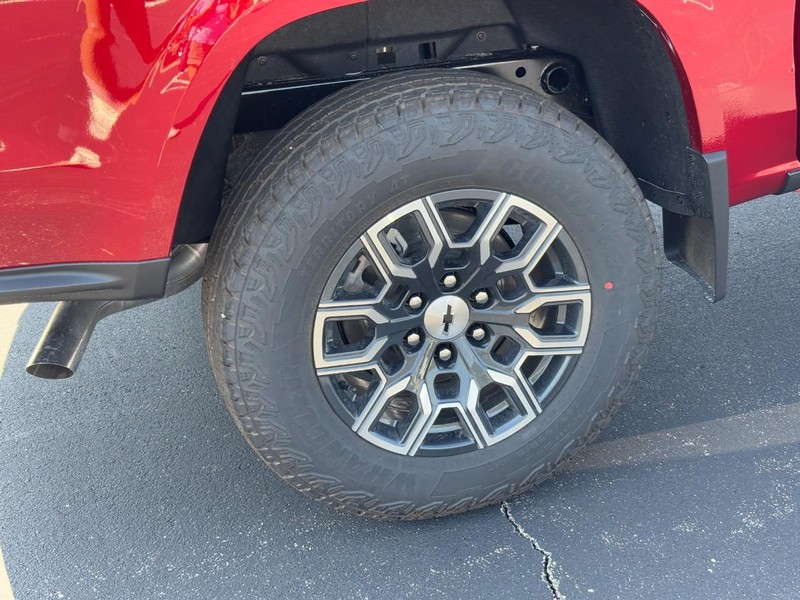 Chevrolet Colorado Vehicle Image 05