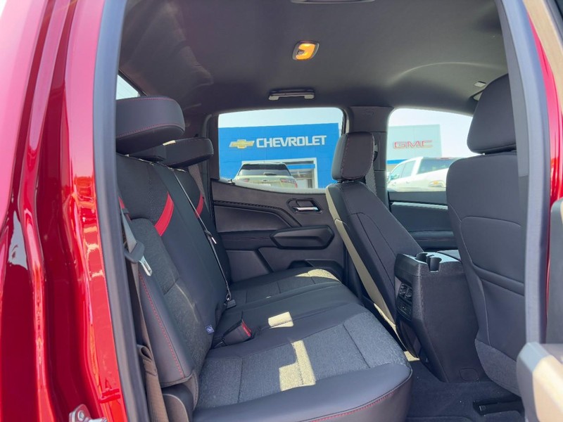 Chevrolet Colorado Vehicle Image 06
