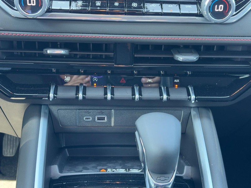 Chevrolet Colorado Vehicle Image 11