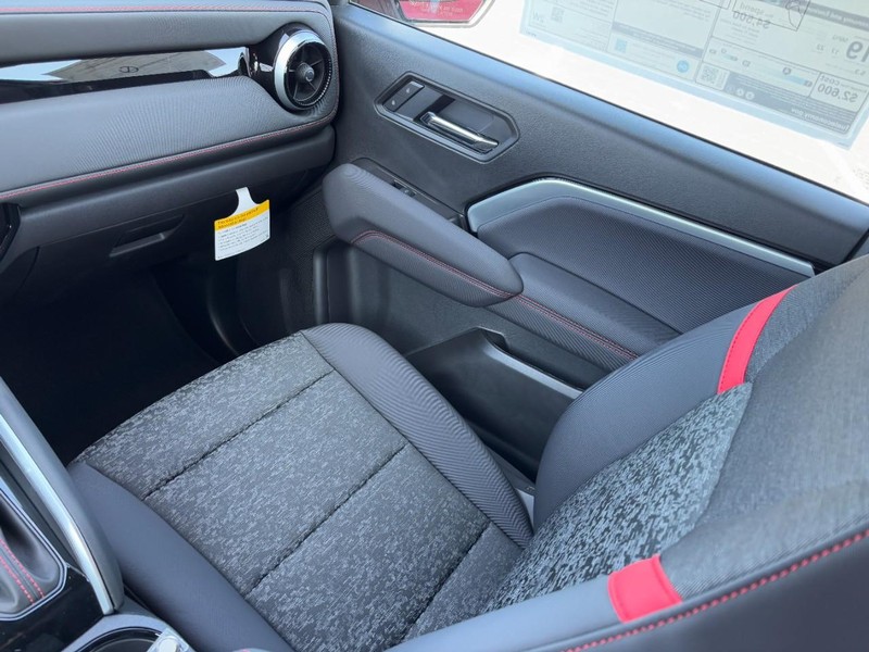 Chevrolet Colorado Vehicle Image 12