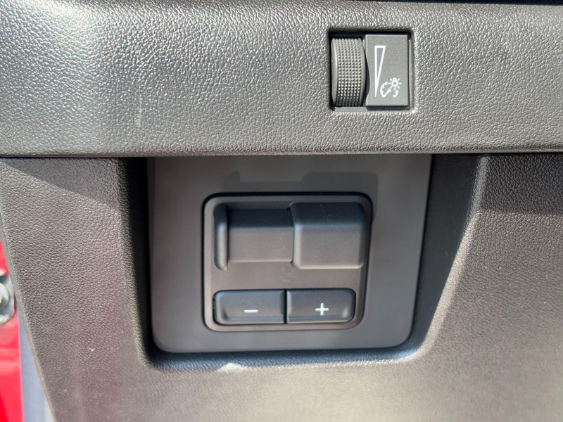 Chevrolet Colorado Vehicle Image 13