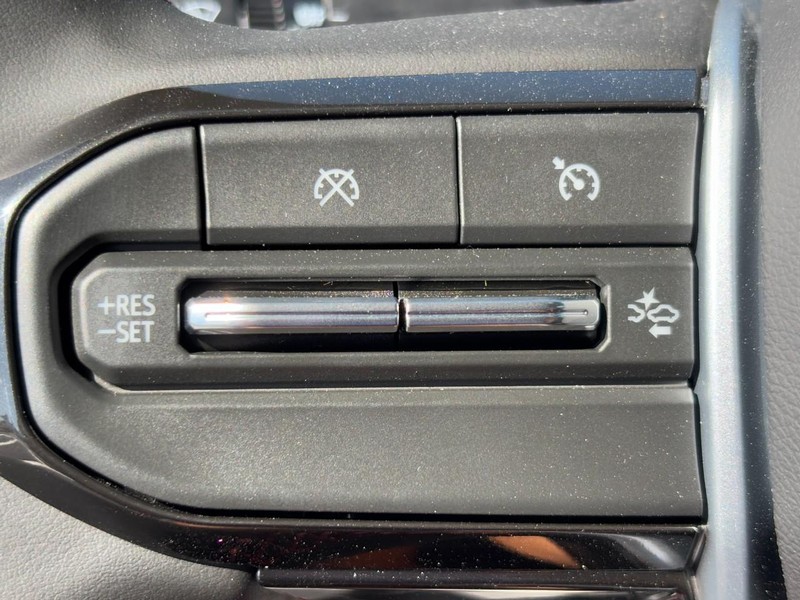 Chevrolet Colorado Vehicle Image 14