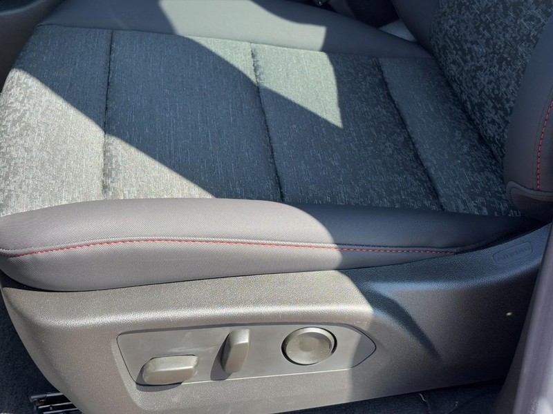 Chevrolet Colorado Vehicle Image 22