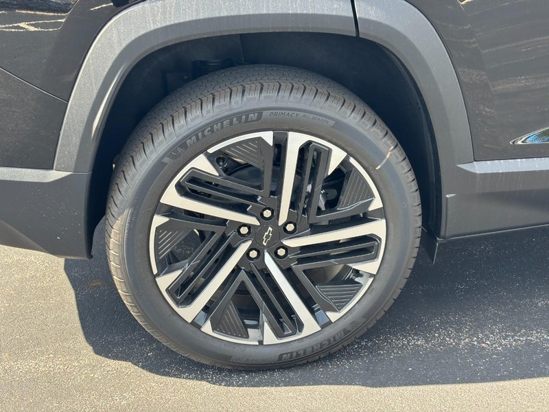 Chevrolet Equinox Vehicle Image 05