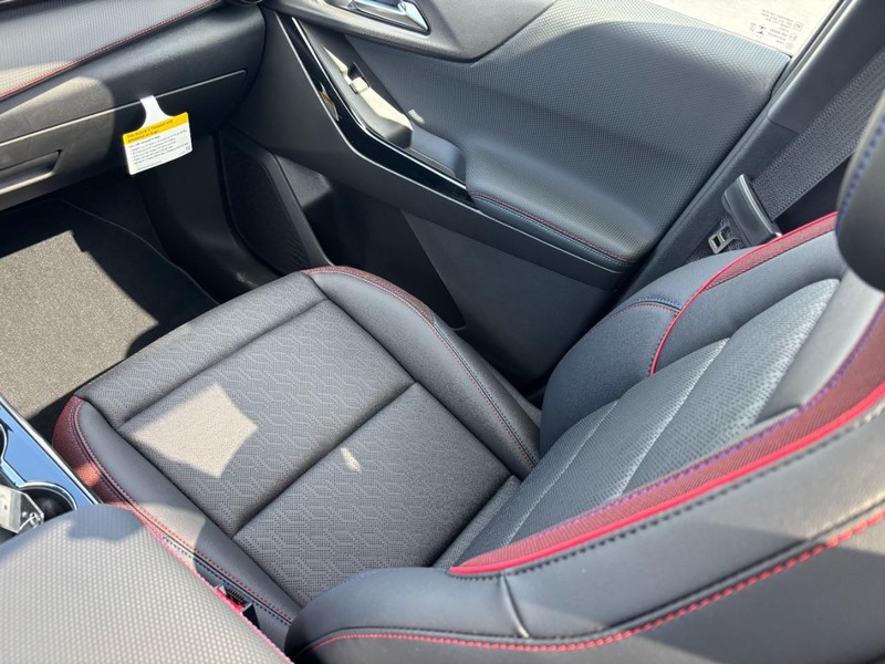 Chevrolet Equinox Vehicle Image 12