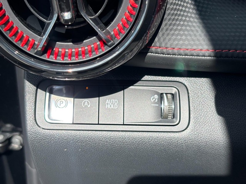 Chevrolet Equinox Vehicle Image 13