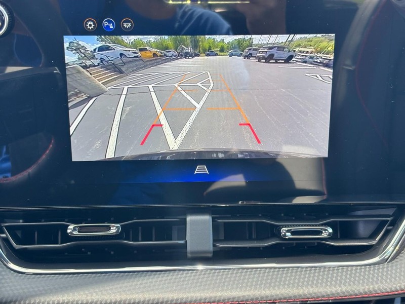 Chevrolet Equinox Vehicle Image 18