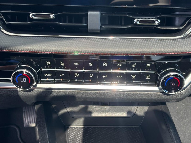 Chevrolet Equinox Vehicle Image 20