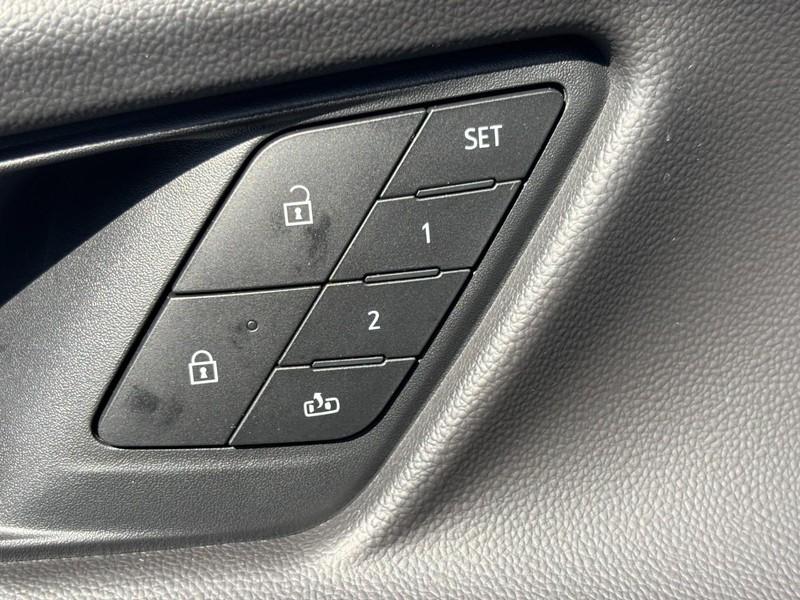 Chevrolet Equinox Vehicle Image 22
