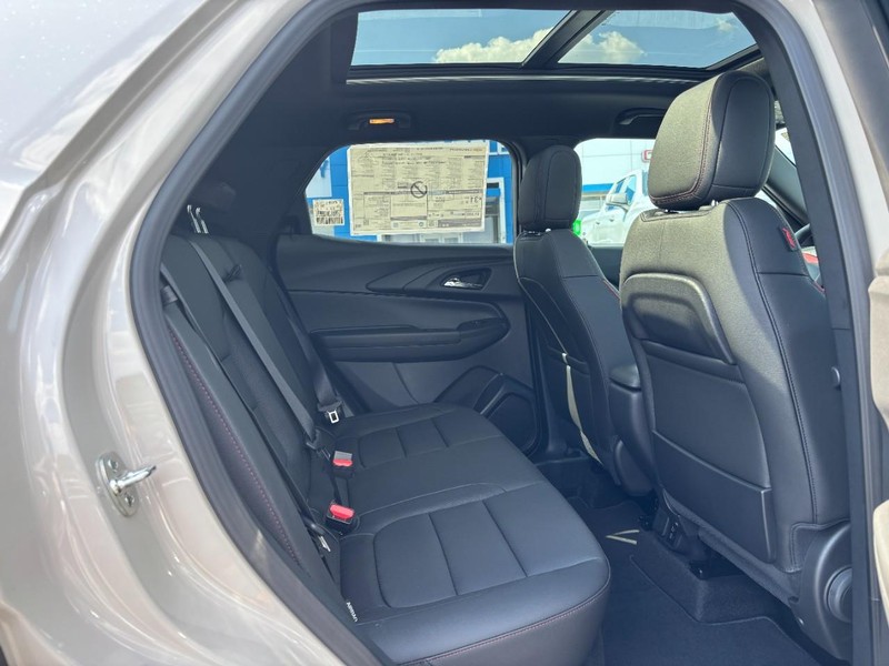Chevrolet TrailBlazer Vehicle Image 06