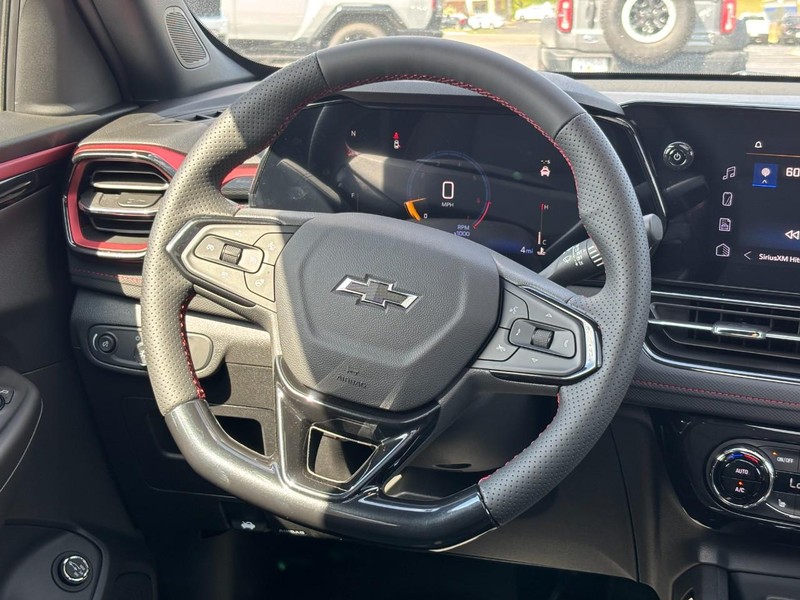 Chevrolet TrailBlazer Vehicle Image 08