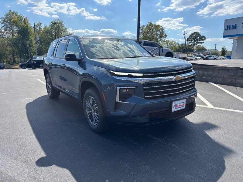 Chevrolet Traverse Vehicle Image 02