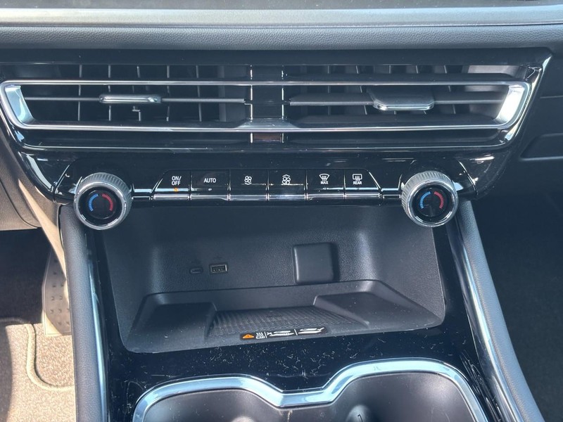 Chevrolet Traverse Vehicle Image 12