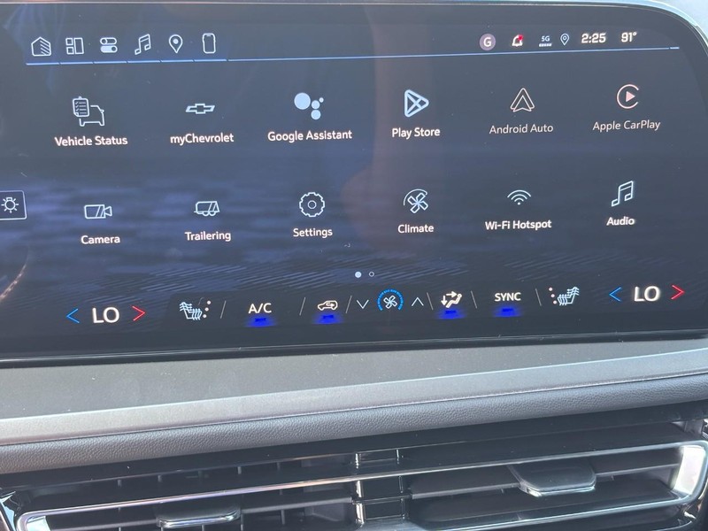 Chevrolet Traverse Vehicle Image 18