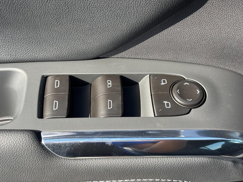 Chevrolet Traverse Vehicle Image 21