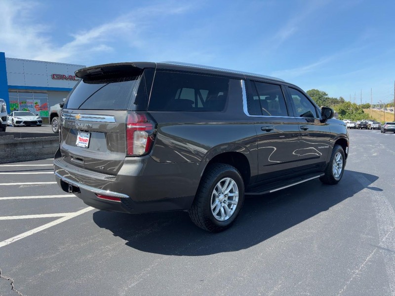 Chevrolet Suburban Vehicle Image 03