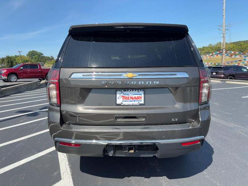Chevrolet Suburban Vehicle Image 05