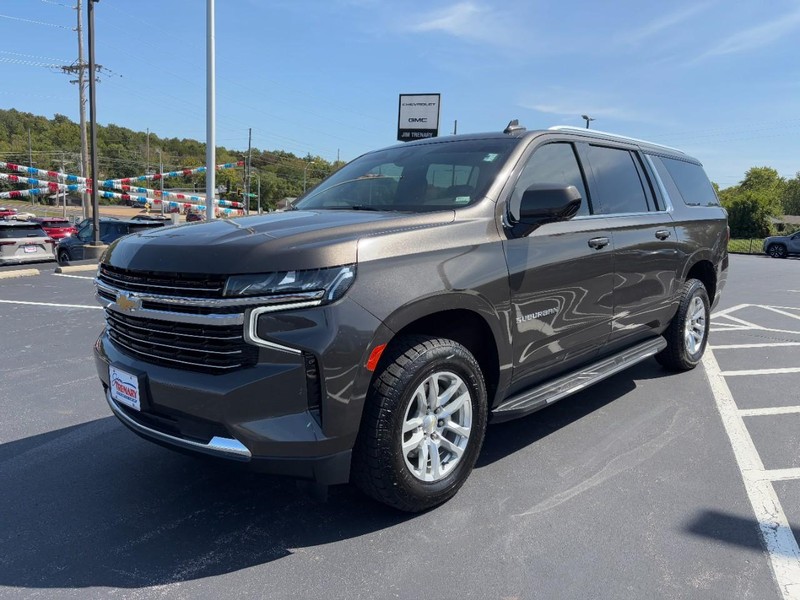 Chevrolet Suburban Vehicle Image 08