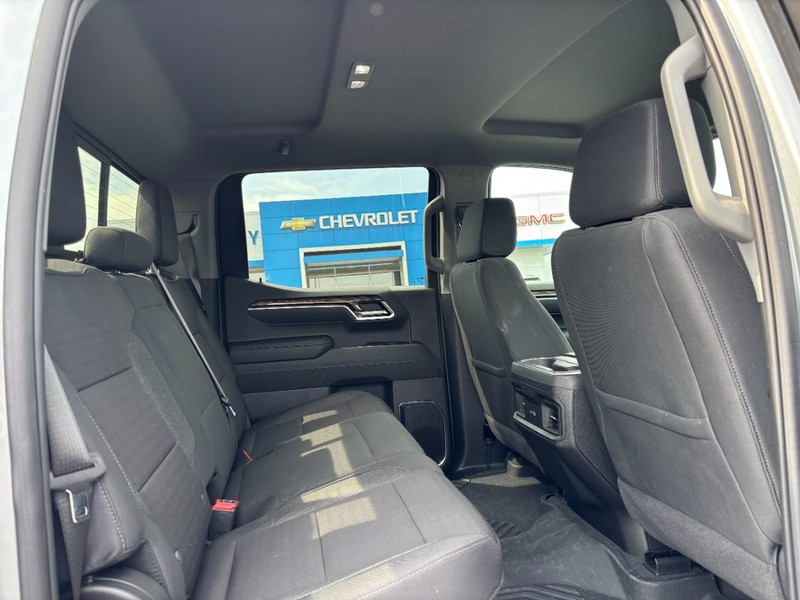 Chevrolet Silverado 1500 Vehicle Image 12