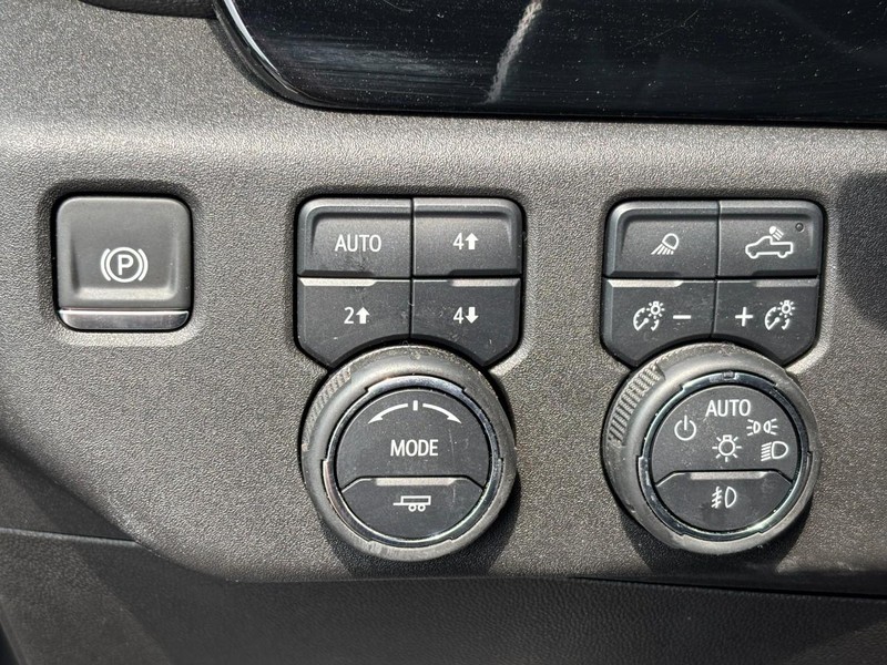 Chevrolet Silverado 1500 Vehicle Image 18