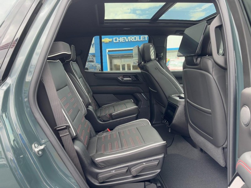 GMC Yukon Vehicle Image 06